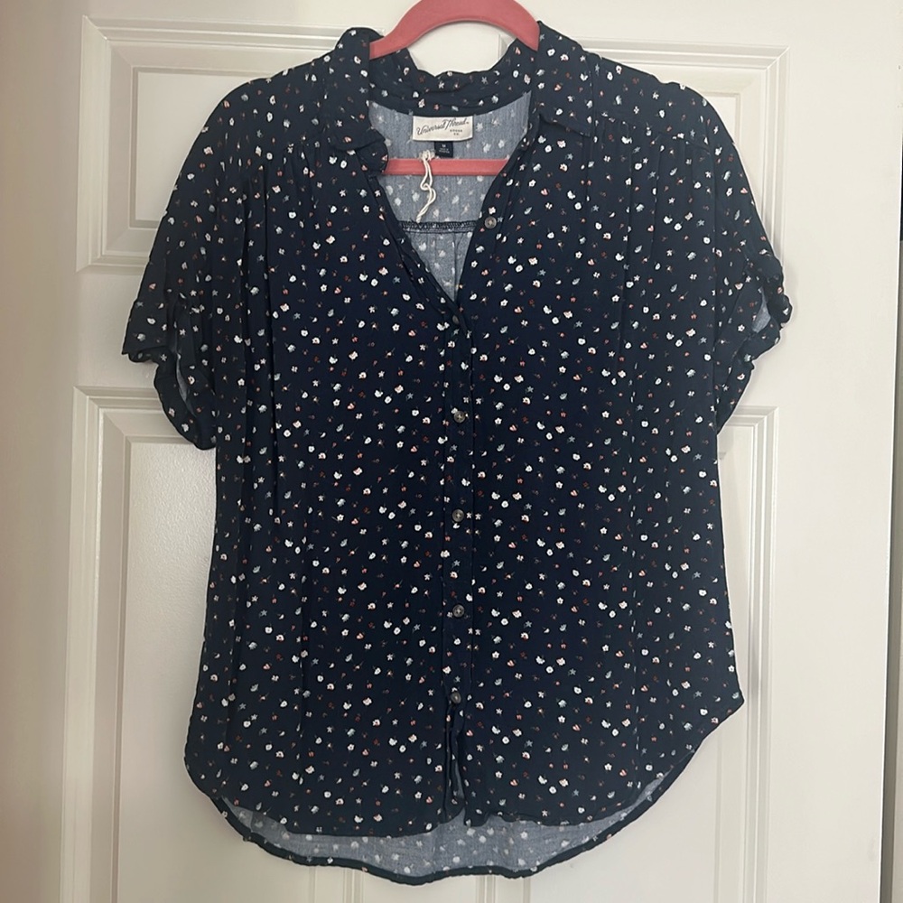 Universal threads floral button down